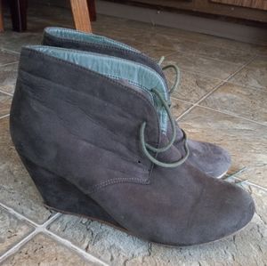 Bella Marie Olive Green Ankle Wedge Booties